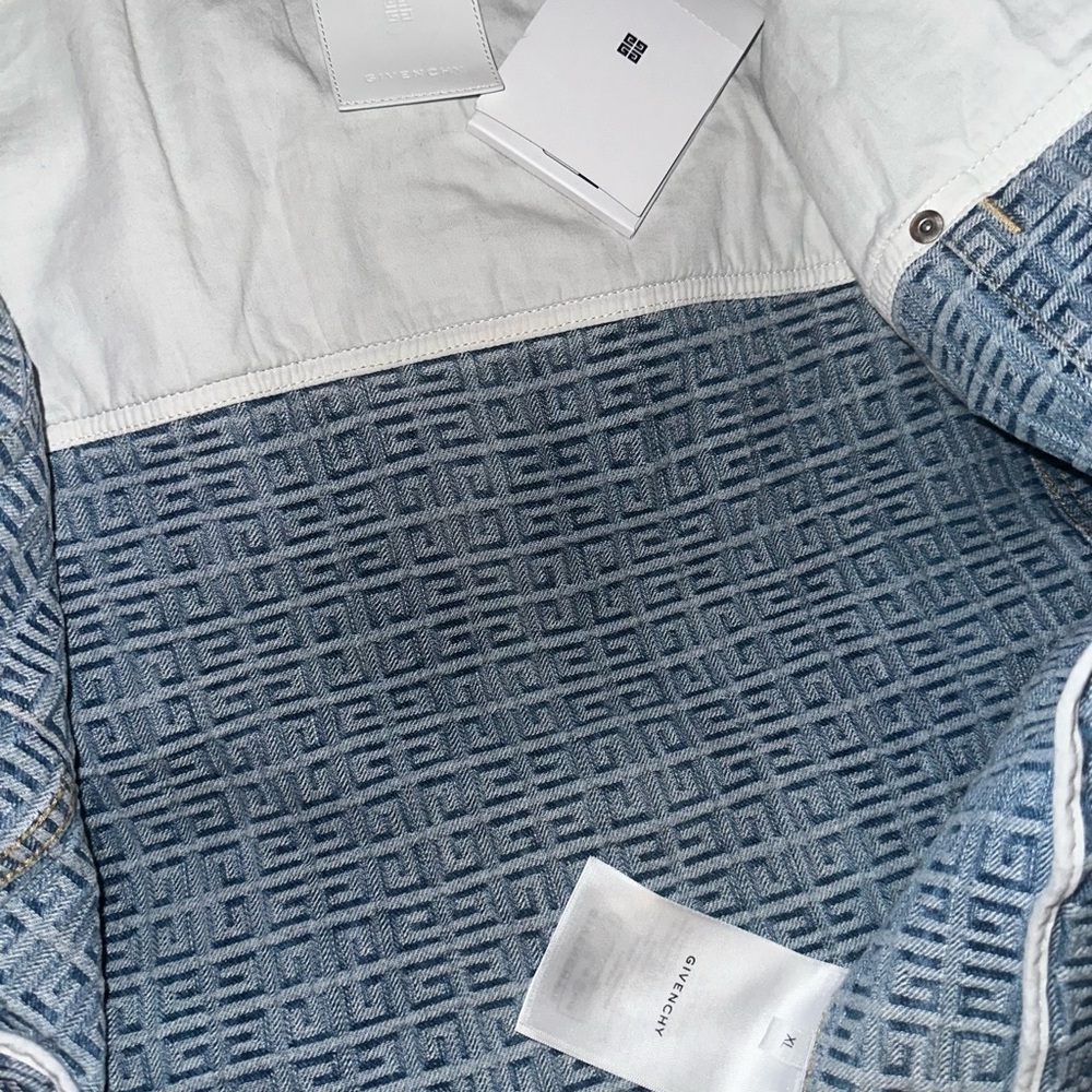 Givenchy White Leather Patch - image 7